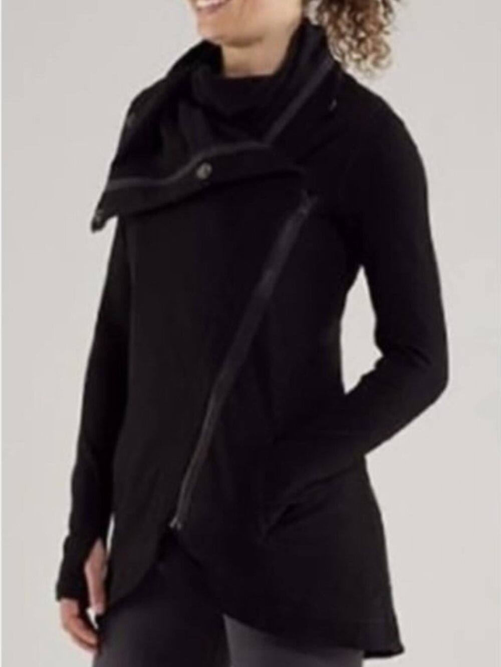 Lululemon Method Wrap in Black